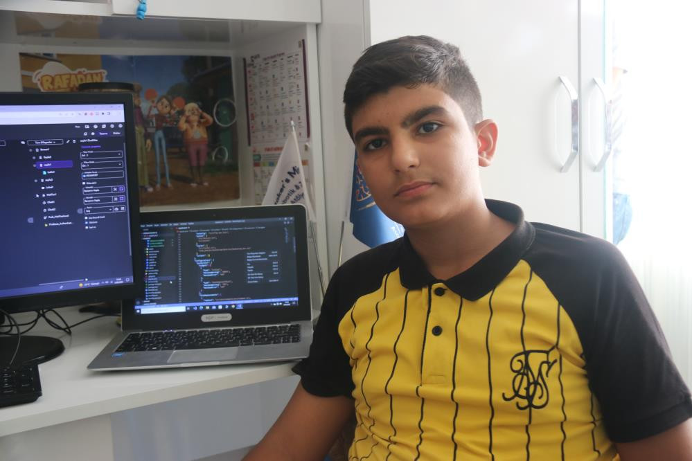 13 yaşındaki yazılımcı kendi yazışma uygulamasını kurdu