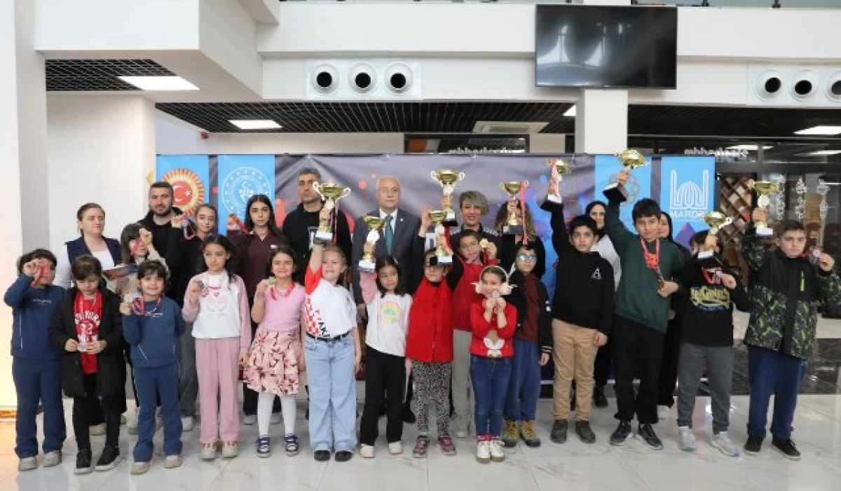 23 Nisan TBMM Kupası Satran&ccedil; Turnuvası B&uuml;y&uuml;k &Ccedil;ekişmeye Sahne Oldu