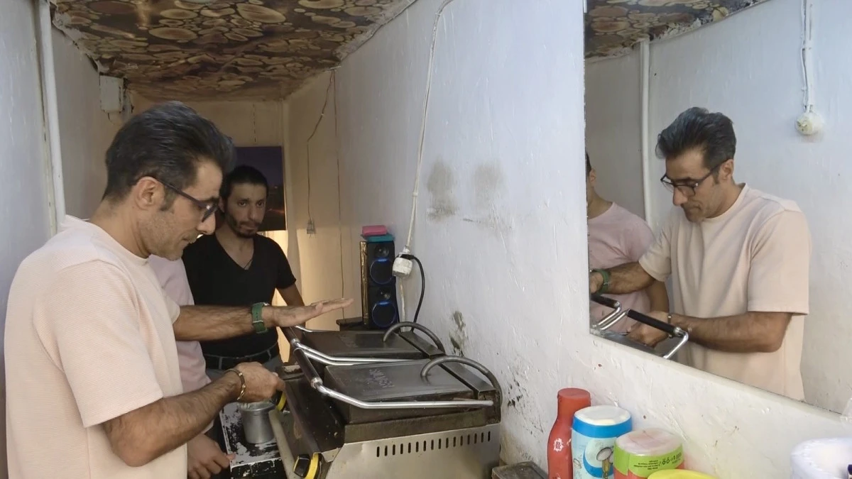3 metrekarelik dükkanı işleterek çocuklarını okuttu