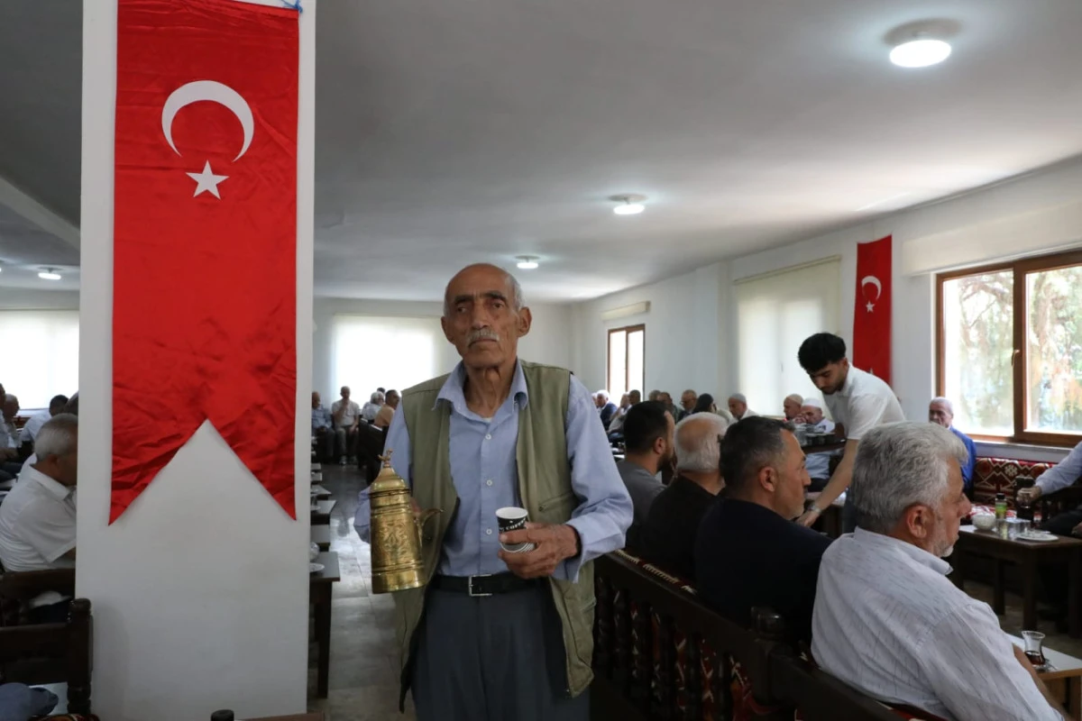 64 Yıldır Acıyı da Tatlıyı da Mırra ile Paylaşıyor: Mardinli Veysi Ustanın Azim Hikayesi
