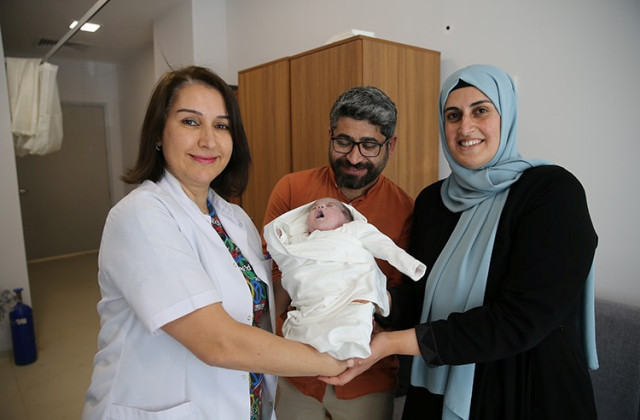 700 gram doğan bebek 139 gün sonra Anneler Günü hediyesi oldu