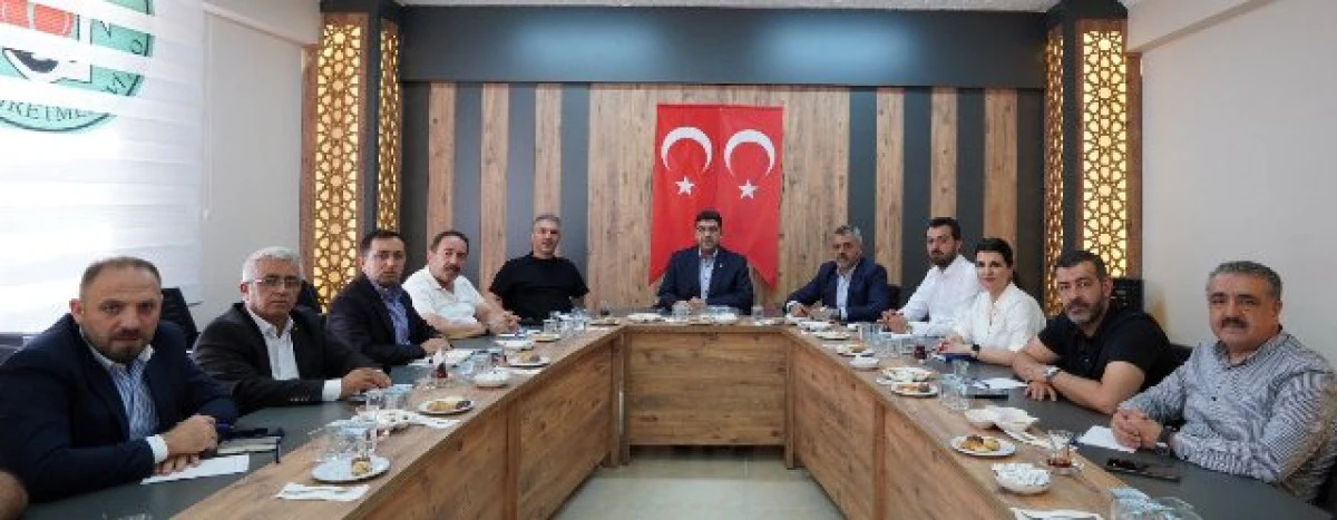 AK Parti Mardin İl&ccedil;e Başkanları Savur&rsquo;da Toplandı
