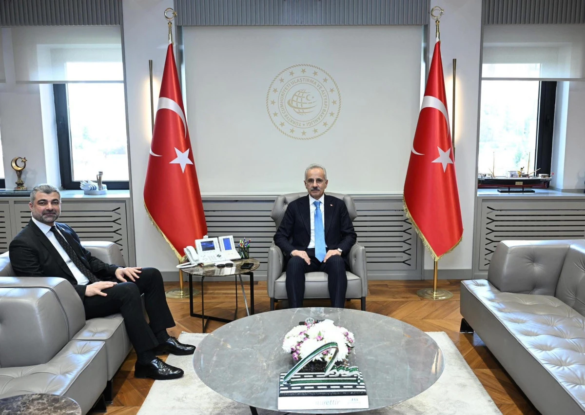 AK Parti Mardin Milletvekili Faruk Kılı&ccedil; Ulaştırma ve Altyapı Bakanı Abdulkadir Uraloğlu ile &ouml;nemli bir g&ouml;r&uuml;şme ger&ccedil;ekleştirdi