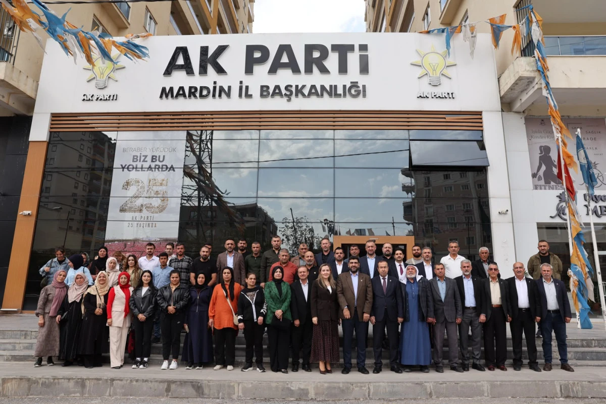 AK Parti Mardin&rsquo;de Yeni Katılımlarla B&uuml;y&uuml;yor: Birlik ve Beraberlik Mesajı