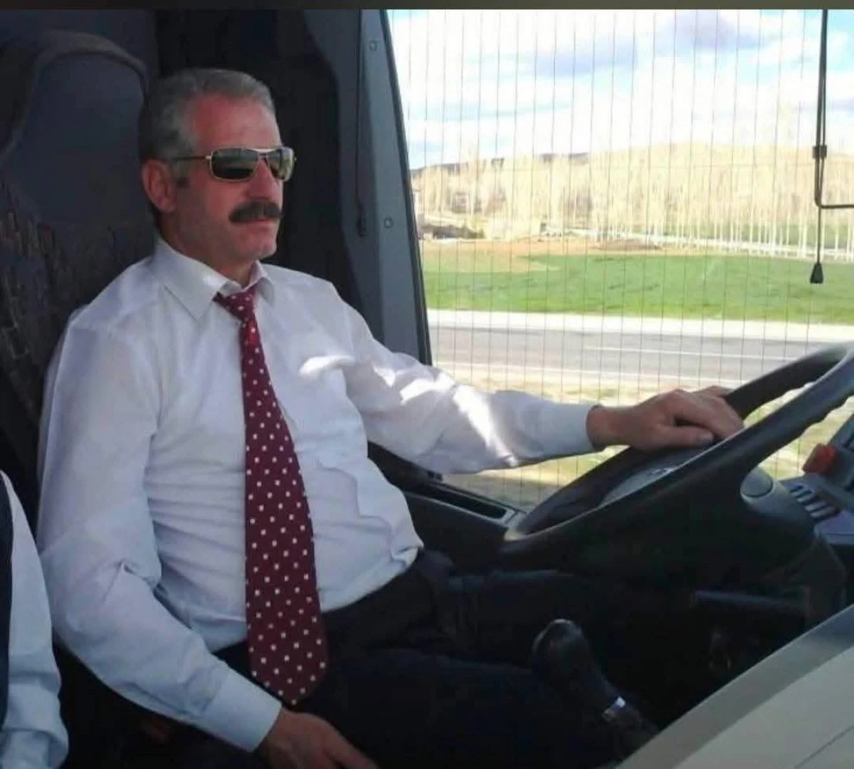Akg&uuml;l Ailesi Yasta
