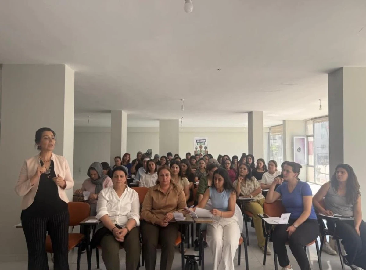 Artuklu Belediye Eşbaşkanı M&uuml;nevver &Ouml;lker, Botan B&ouml;lgesi Kadın Koordinasyon Toplantısı&rsquo;na Katıldı