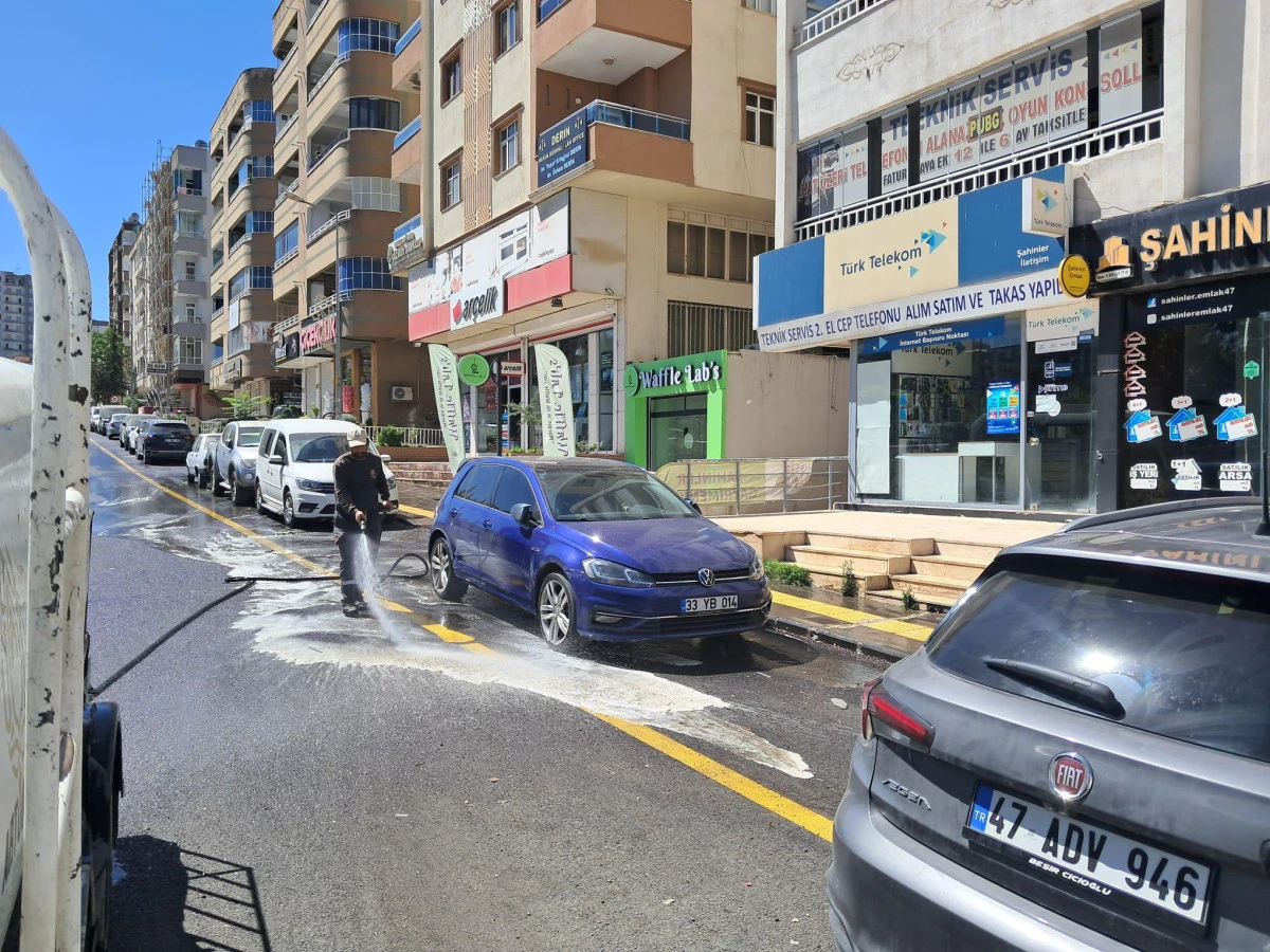 Artuklu Belediyesi Bayram Öncesi Temizlik Seferberliği Başlattı