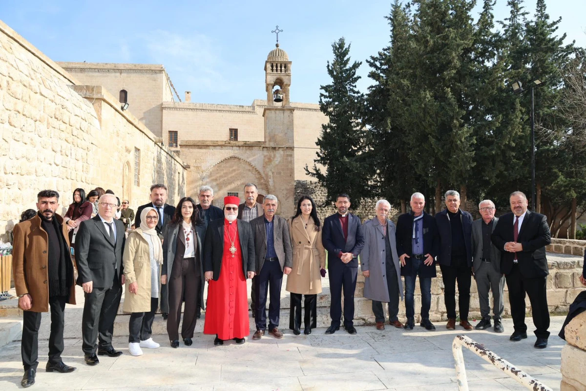 Artuklu Belediyesi&rsquo;nden Kırklar Kilisesi&rsquo;ne Doğuş Bayramı Ziyareti