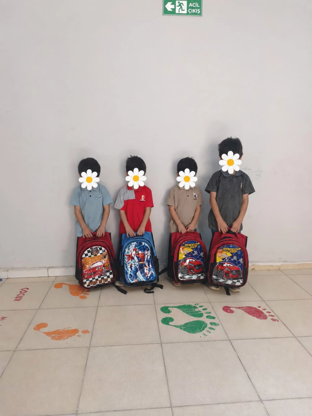Artuklu Belediyesinden &Ouml;ğrencilere &Ccedil;anta ve Kırtasiye Desteği 
