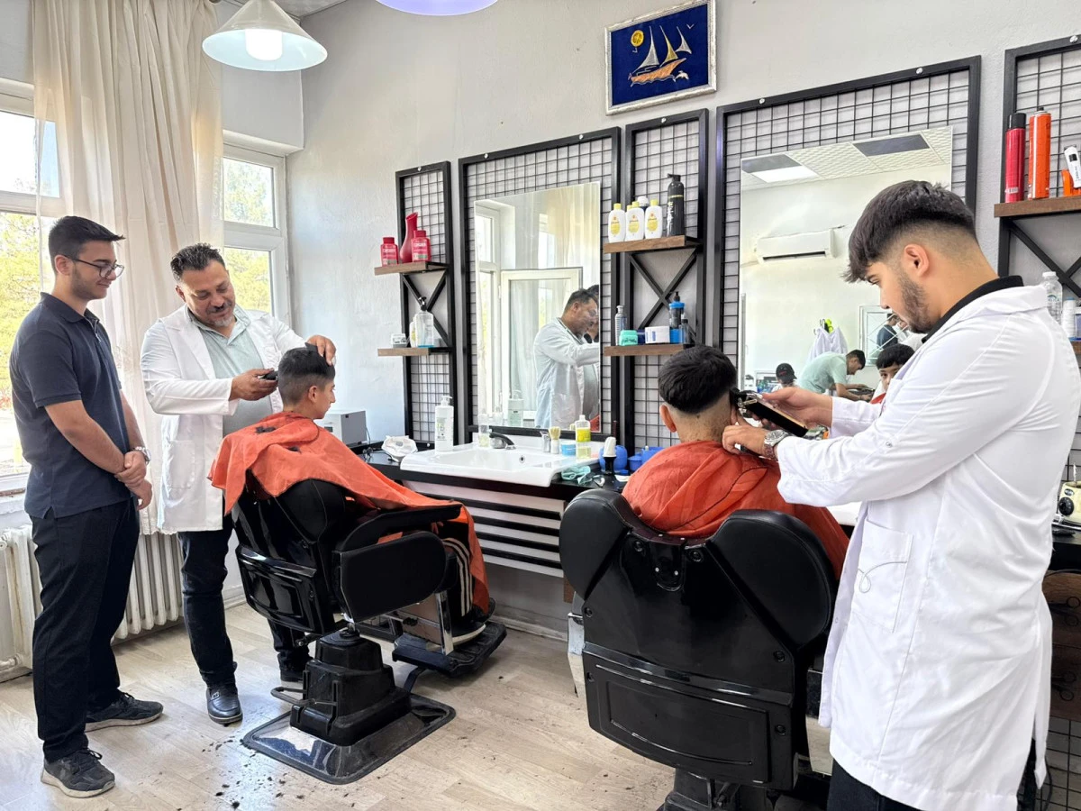 Artuklu Halk Eğitimi Merkezi’nden Öğrencilere Okula Dönüş Desteği