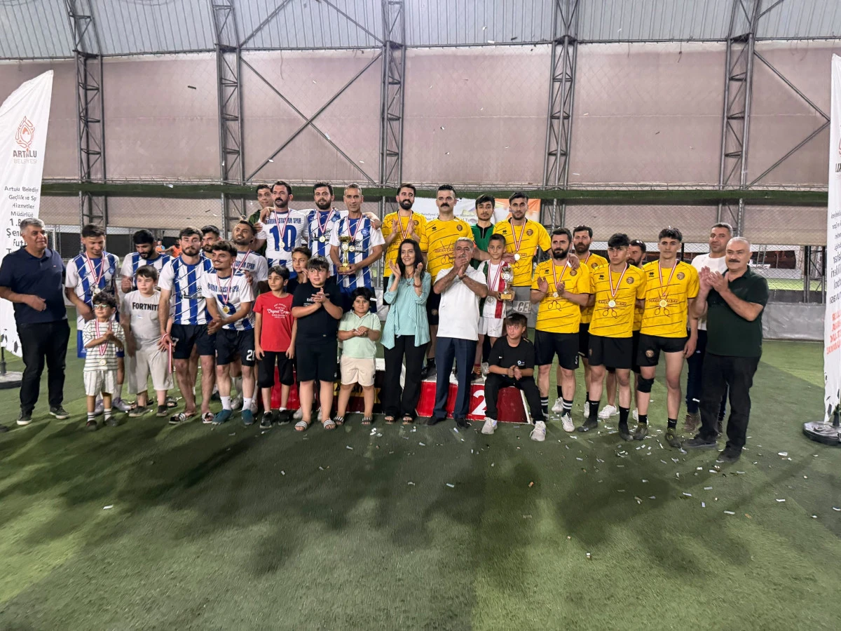 Artuklu&rsquo;da 1. Bahar Şenlikleri Futbol Turnuvası Tamamlandı