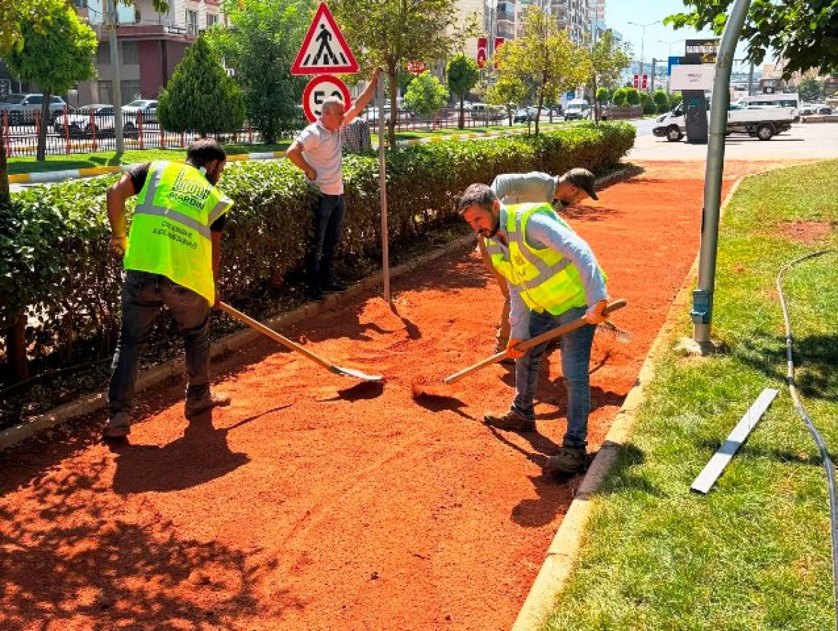 Artuklu&rsquo;da Parkların Y&uuml;r&uuml;y&uuml;ş Yolları Yenileniyor