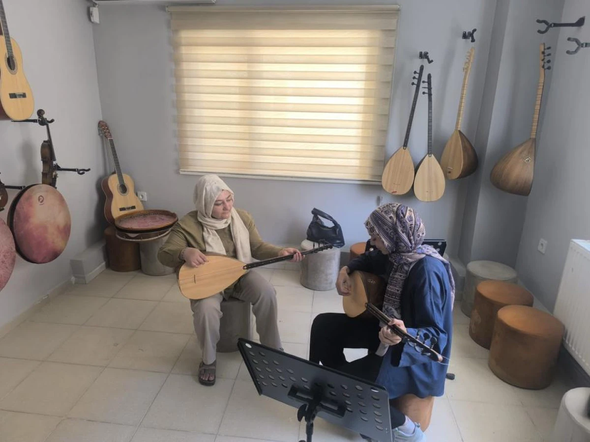 Artuklu&rsquo;da Sanat Kursları Devam Ediyor