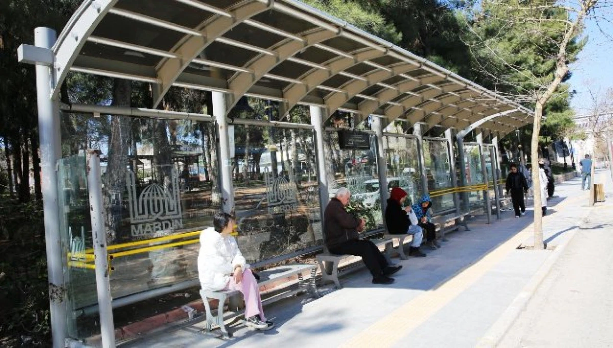 Artuklu&rsquo;ya Modern Duraklar Kuruluyor