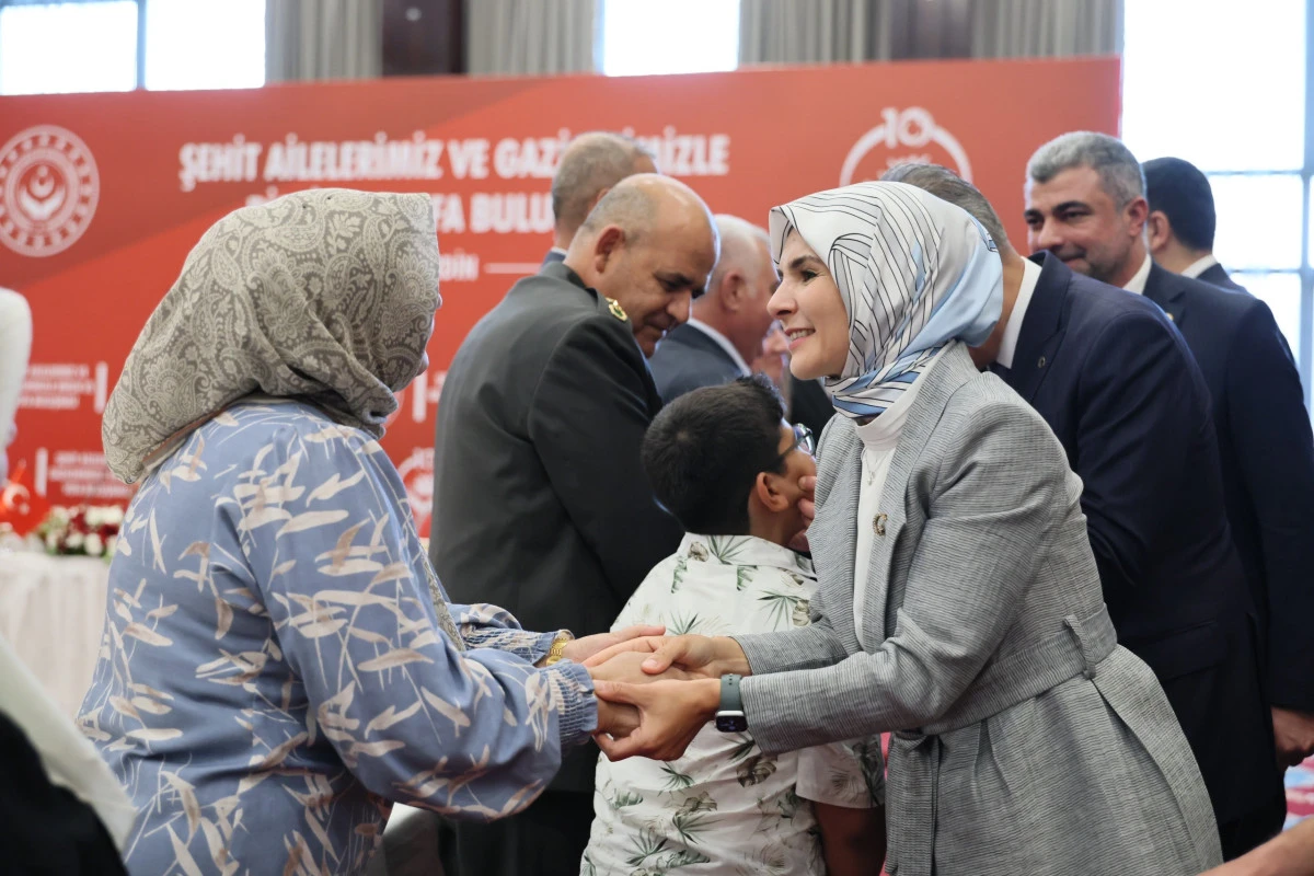Bakan G&ouml;ktaş, Mardin&rsquo;de şehit aileleri ve gazilerle vefa buluşmasında bir araya geldi