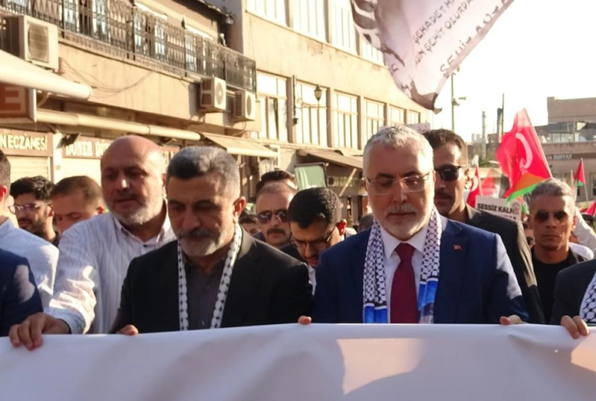 Bakan Işıkhan, Mardin’de Gazze’ye destek yürüyüşüne katıldı