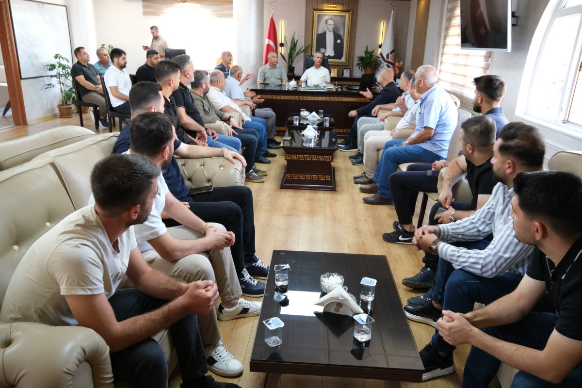 Başkan İpek, Galericiler Sitesi Temsilcilerini Ağırladı