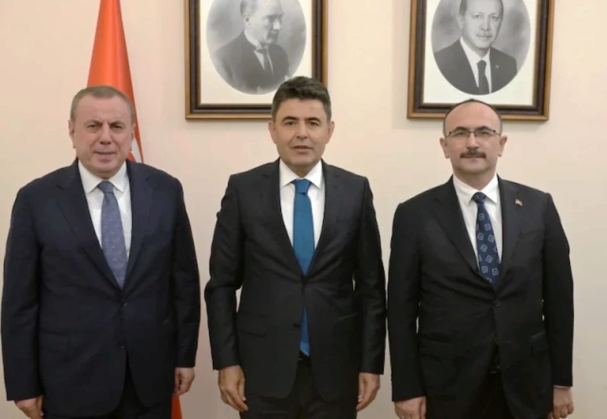 Başkan Şahin, Midyat&rsquo;ın Ulaşım Yatırımlarını Ankara&rsquo;da Masaya Yatırdı