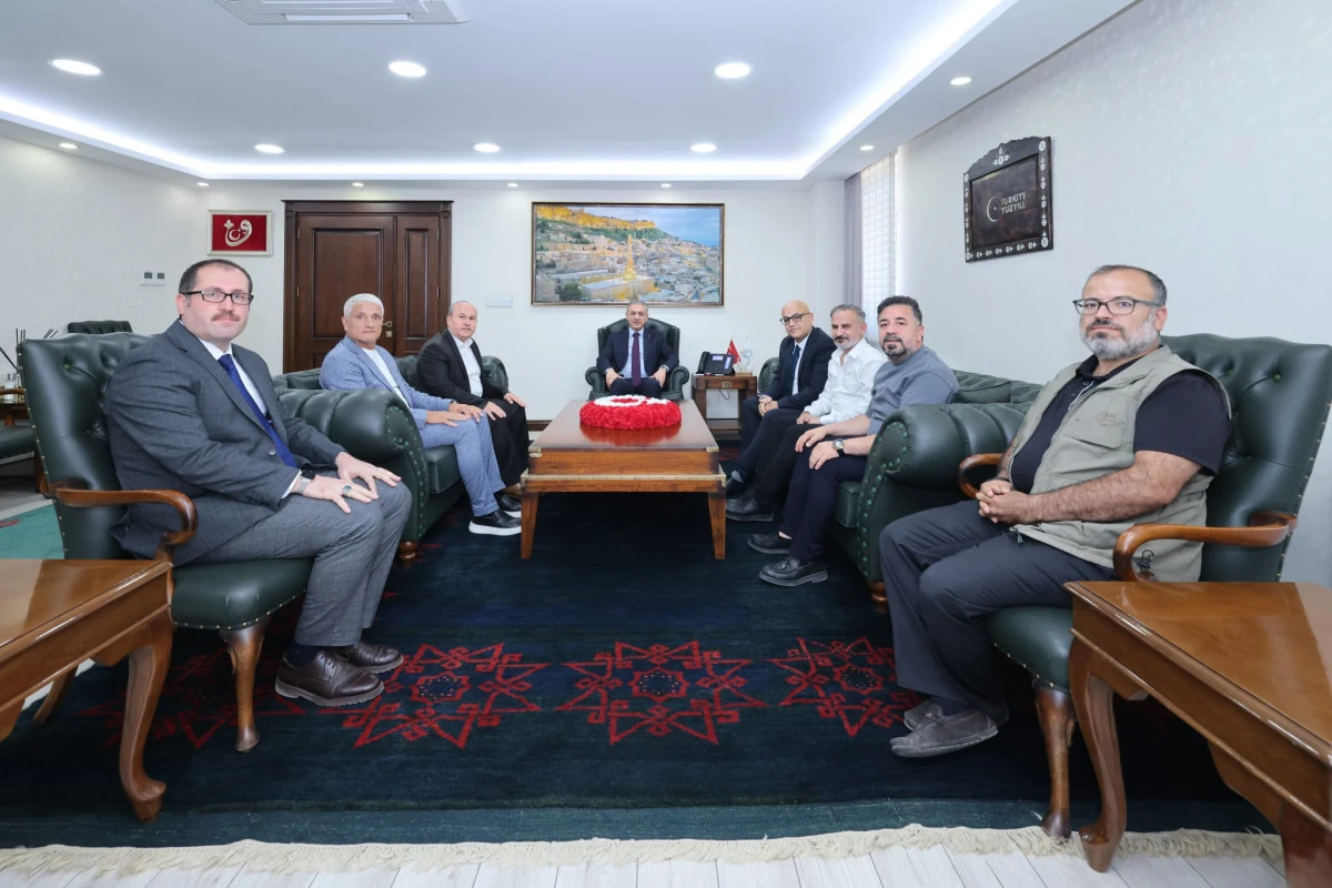BİK B&ouml;lge M&uuml;d&uuml;r&uuml; ve Mardin Yerel Gazete Temsilcilerinden Vali Akkoyun&rsquo;a Ziyaret