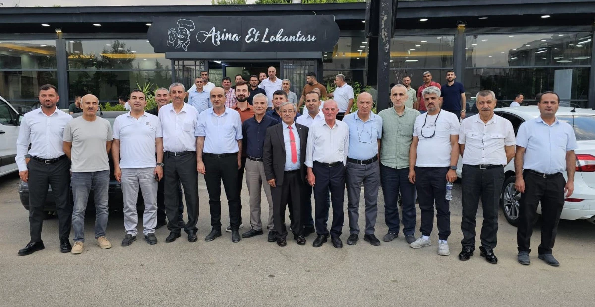 B&uuml;ro Memur-Sen Midyat &uuml;yeleri Yemekte buluştu