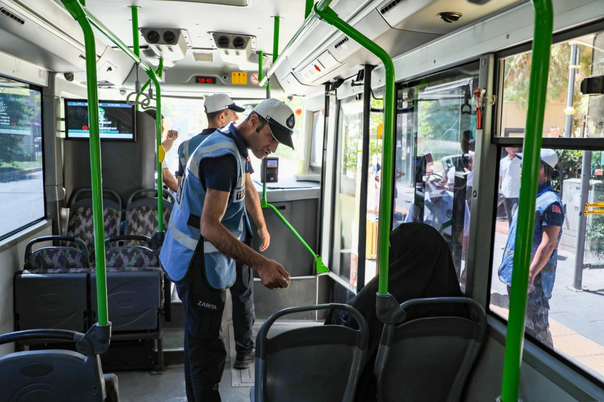 Büyükşehir Belediyesi Zabıtasından Toplu Taşıma Araçlarında Klima Denetimi
