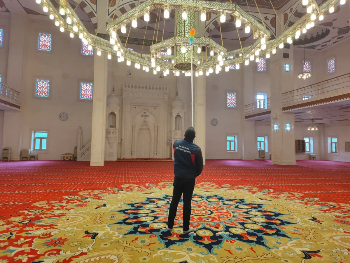 B&uuml;y&uuml;kşehir Belediyesinden Ramazan &Ouml;ncesi İbadethanelerde Temizlik Seferberliği