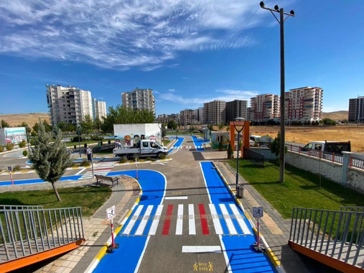 &Ccedil;ocuklar Trafik Kurallarını Eğlenerek &Ouml;ğreniyor