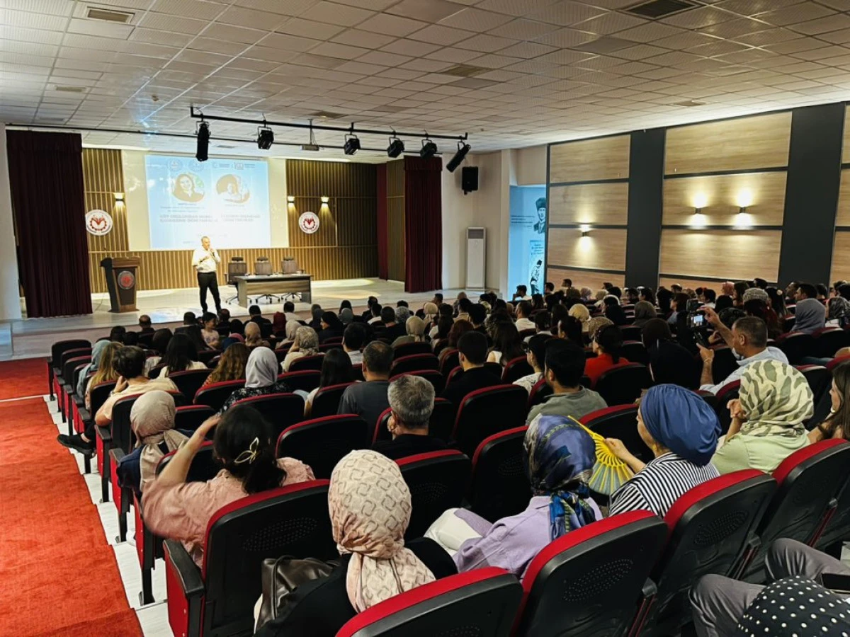Dargeçit'te Öğretmenler İçin Moral Semineri Düzenlendi