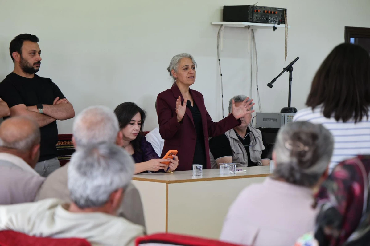 DBP Eş Genel Başkanı &Ccedil;iğdem Kılı&ccedil;g&uuml;n U&ccedil;ar Artuklu&rsquo;da Muhtarlar, STK Temsilcileri ve Halkla Bir Araya Geldi