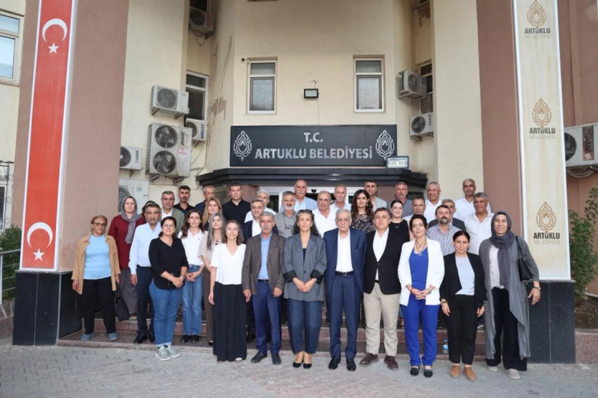 DEM Parti Heyetinden Artuklu Belediyesine Ziyaret