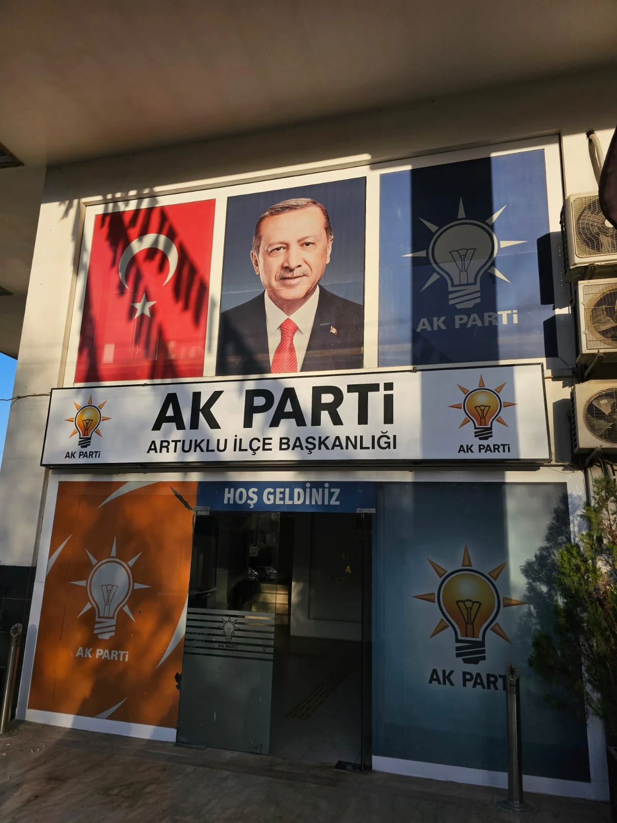 “DEM PARTİLİ ARTUKLU BELEDİYESİNİN HİZMET YERİNE SİYASET VE BAHANE ÜRETMESİNE SEYİRCİ KALMAYACAĞIZ”
