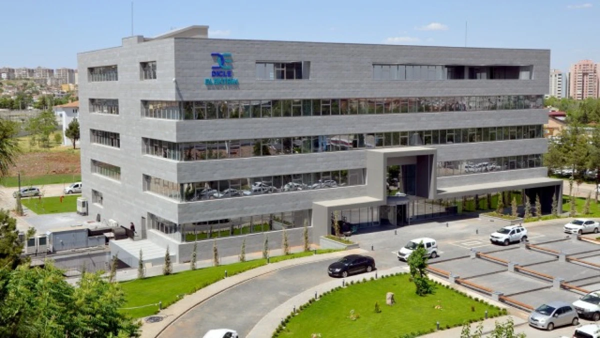 Dicle Elektrik&rsquo;ten Başarılı &Ouml;ğrencilere Burs Desteği