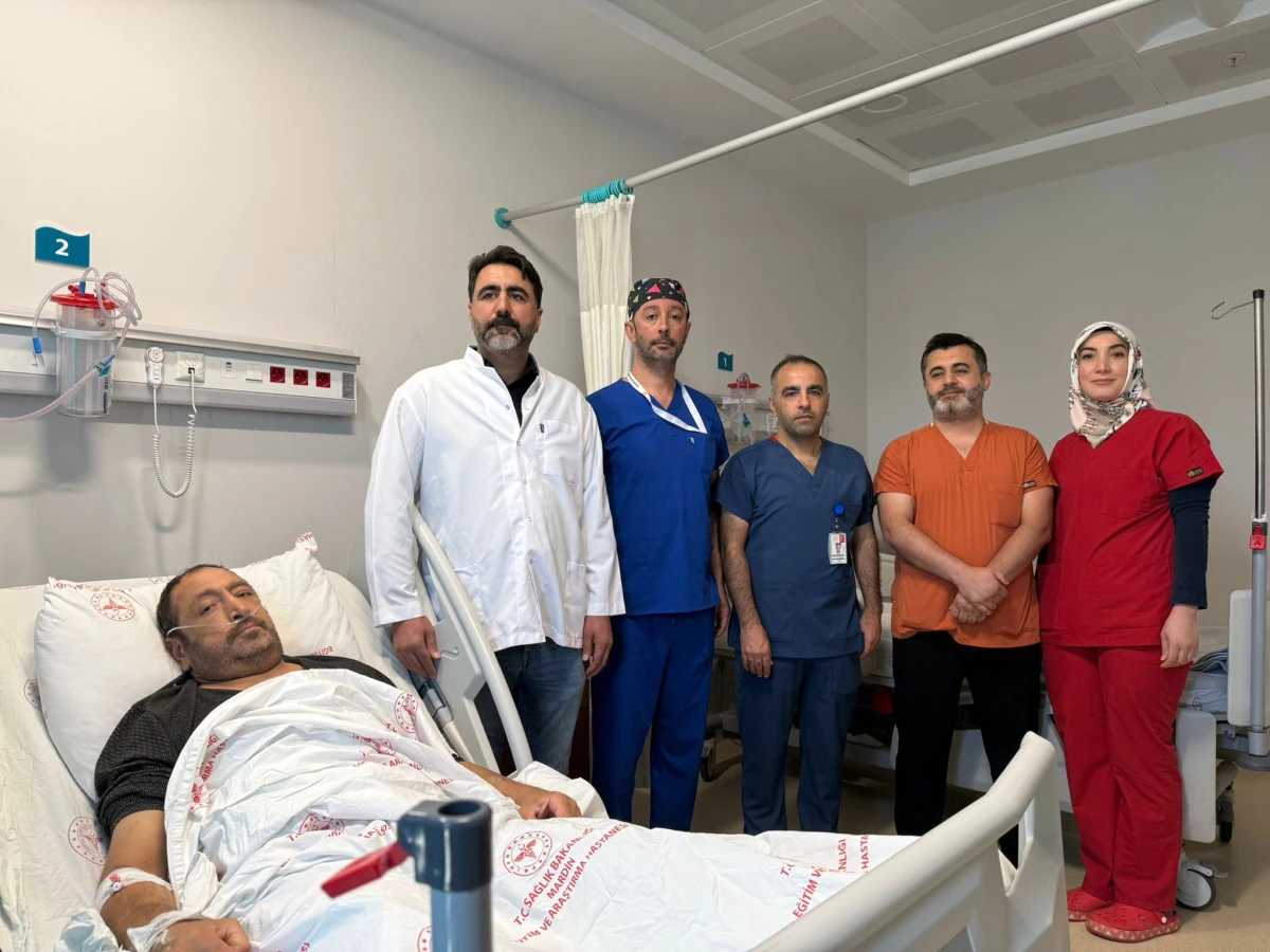 DÜNYA’NIN EN BÜYÜK BÖBREKLERİNDEN BİRİ MARDİN’DE AMELİYAT İLE BAŞARIYLA ALINDI