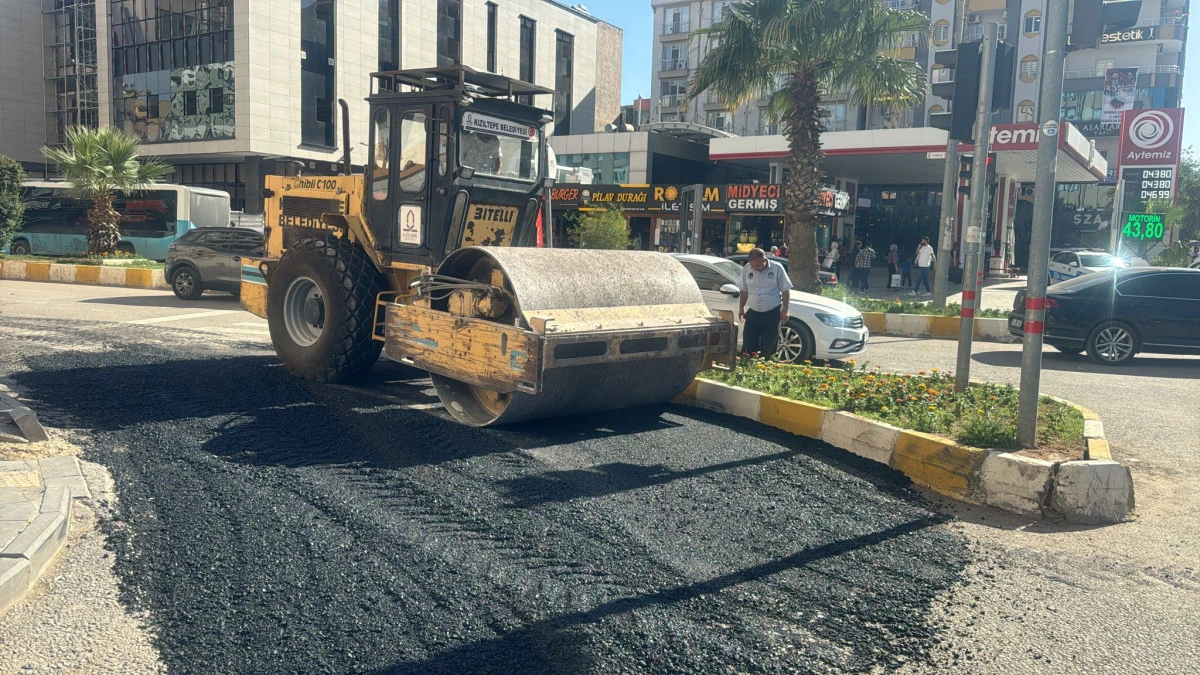 Eski Hastane Caddesi'nde Sıcak Asfalt Çalışması