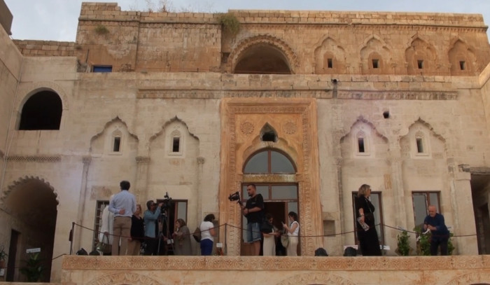 Mardin'de 'Yer-Yüzü Gök-Yüzü' Sergisi Açıldı