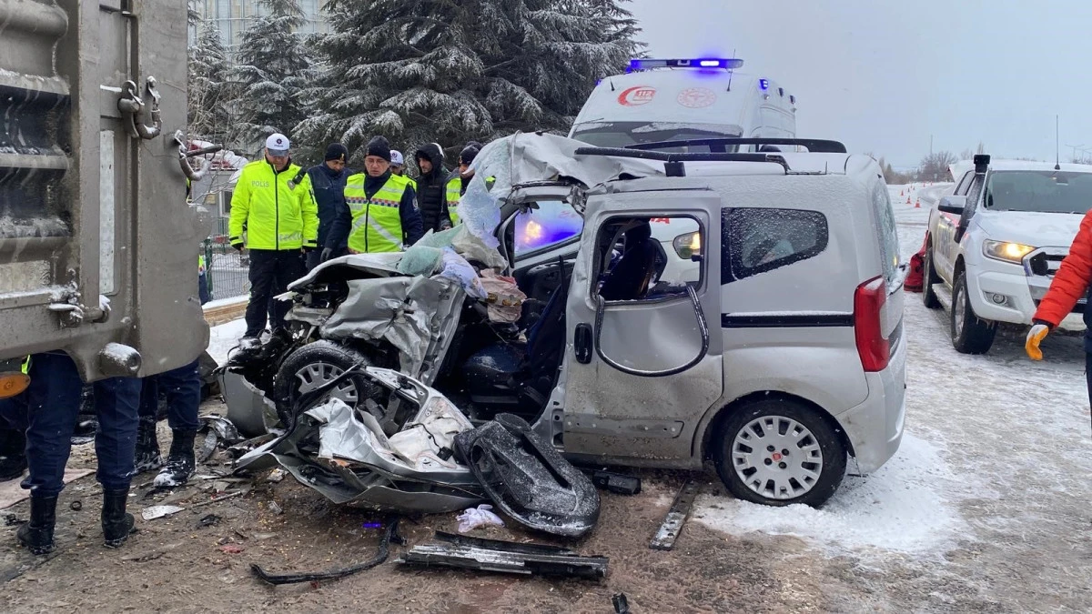 Feci kazada: &Ccedil;ift hayatını kaybetti