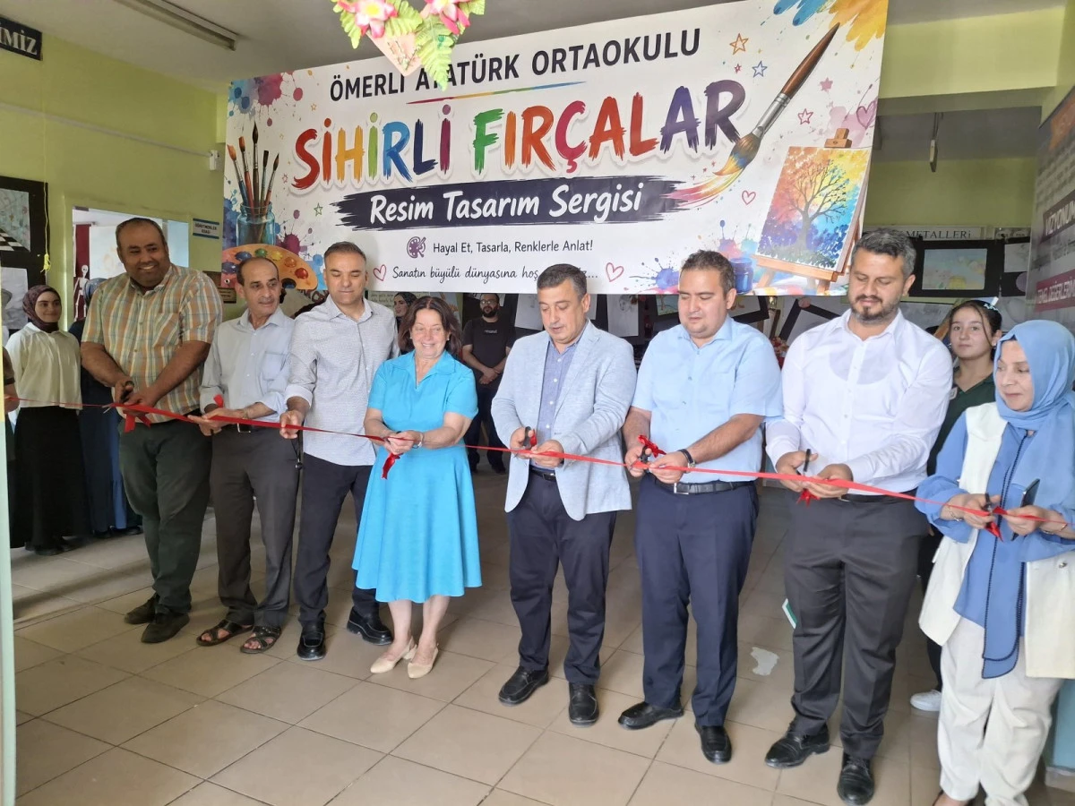 Geleceğin Sanat&ccedil;ıları &Ouml;merli'de Buluştu: "Sihirli Fır&ccedil;alar" Sergisi