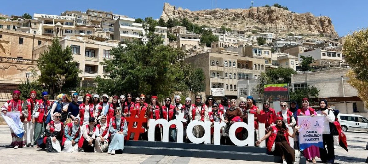 Gençler Damla Gönüllülük Hareketi ile Topluma Katkı Sağlıyor