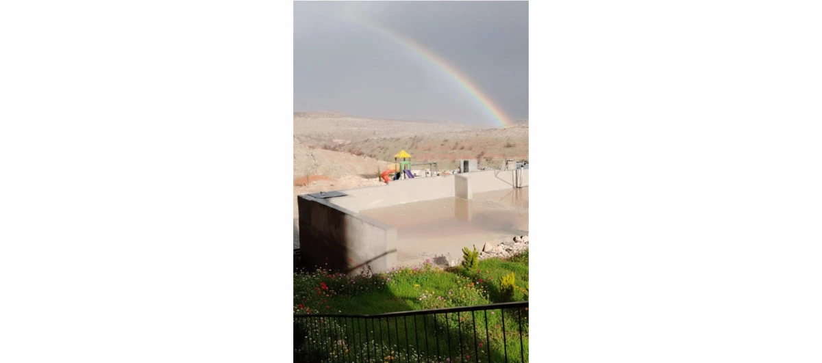 G&ouml;kkuşağı Mardin'in Tarihi Meklarına Yakıştı 