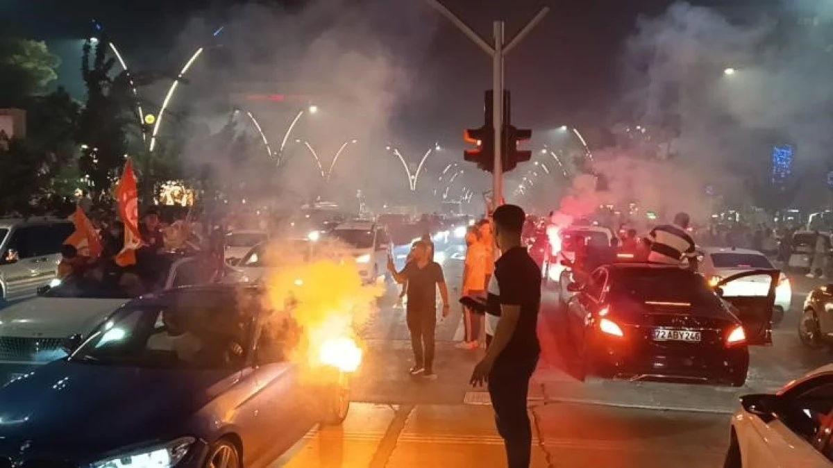 Güneydoğu'da Galatasaray taraftarları 25. şampiyonluğunu kutladı