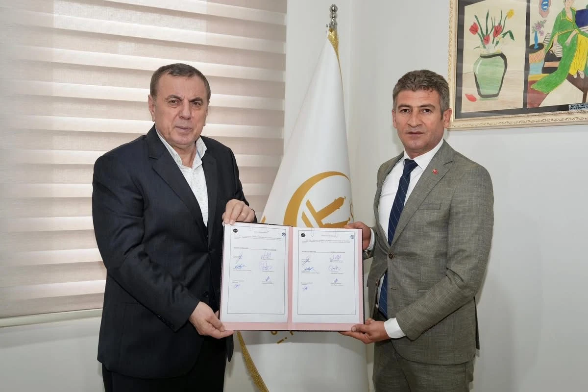 Hak-İş ve Hizmet-İş&rsquo;ten Midyat Belediye Başkanı Veysi Şahin&rsquo;e Teşekk&uuml;r