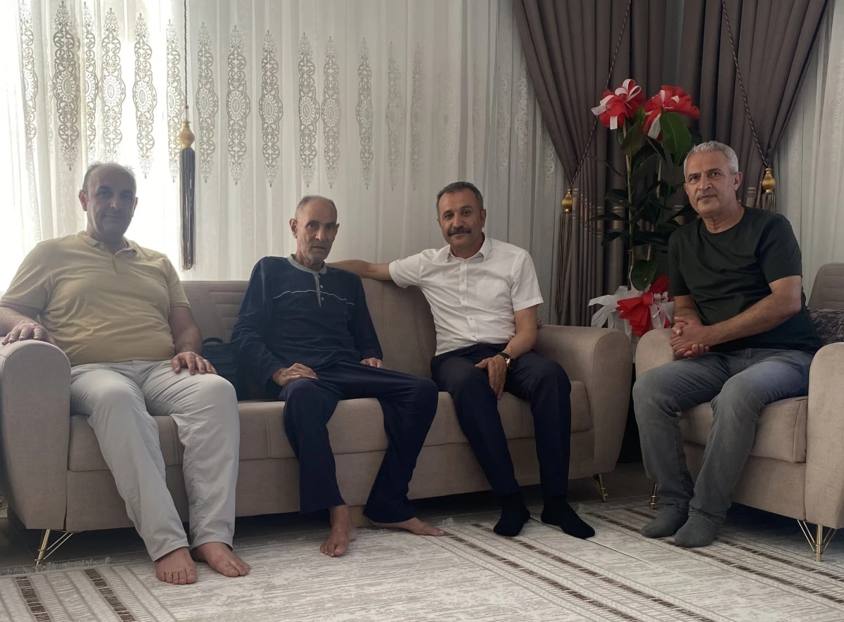 İl&ccedil;e Milli Eğitim M&uuml;d&uuml;r&uuml; Mahmut Akan&rsquo;dan Vefa Ziyareti
