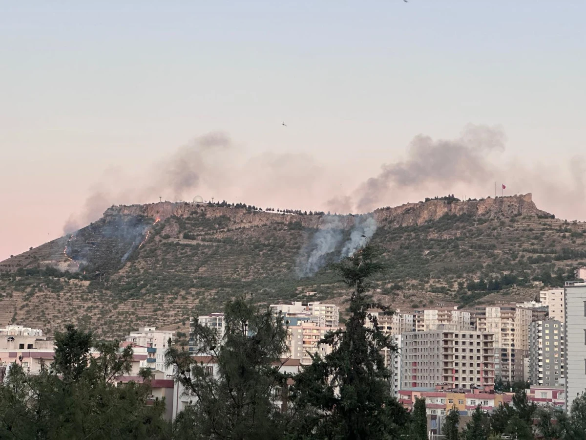 Kale arkasında yangın