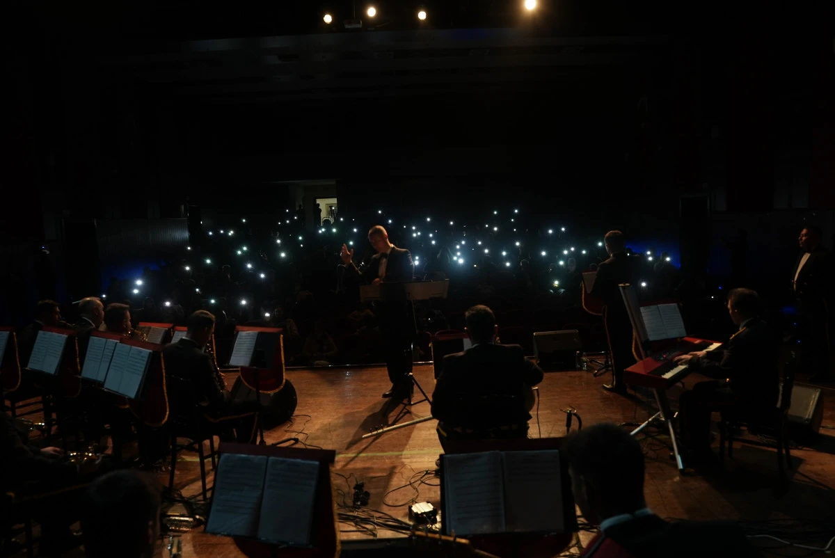 Kara Kuvvetleri Bando Komutanlığı Mardin'de konser verdi