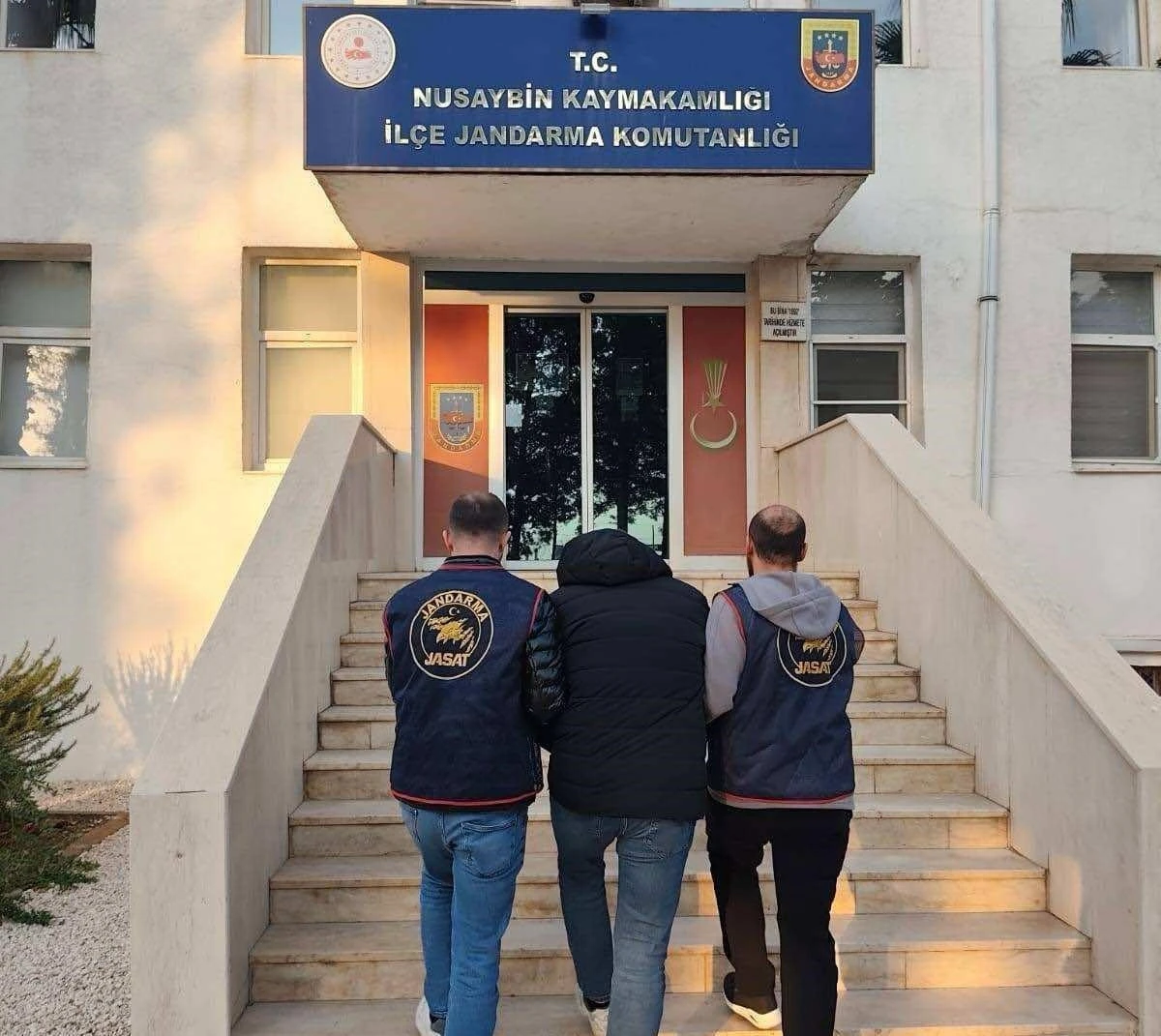 Kargo kutusundan muz &ccedil;ıktı