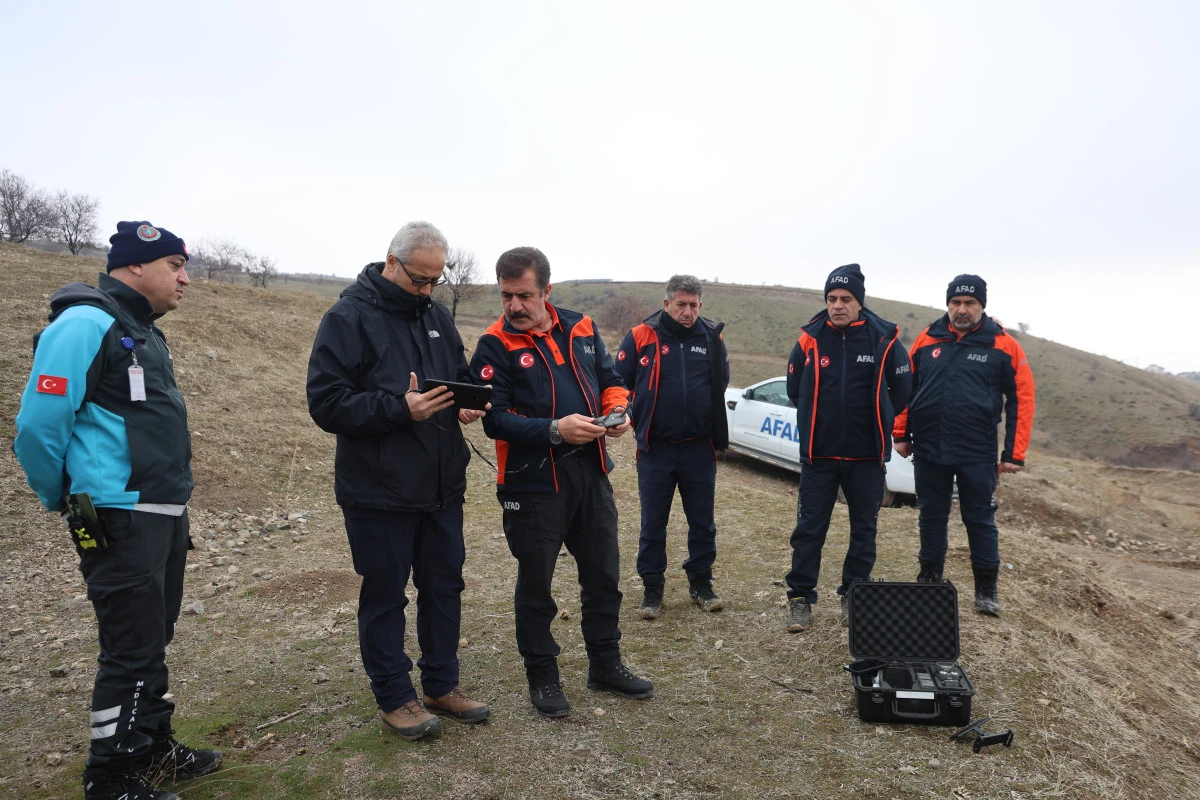 Kaybolan yaşlı adam i&ccedil;in ekipler seferber oldu