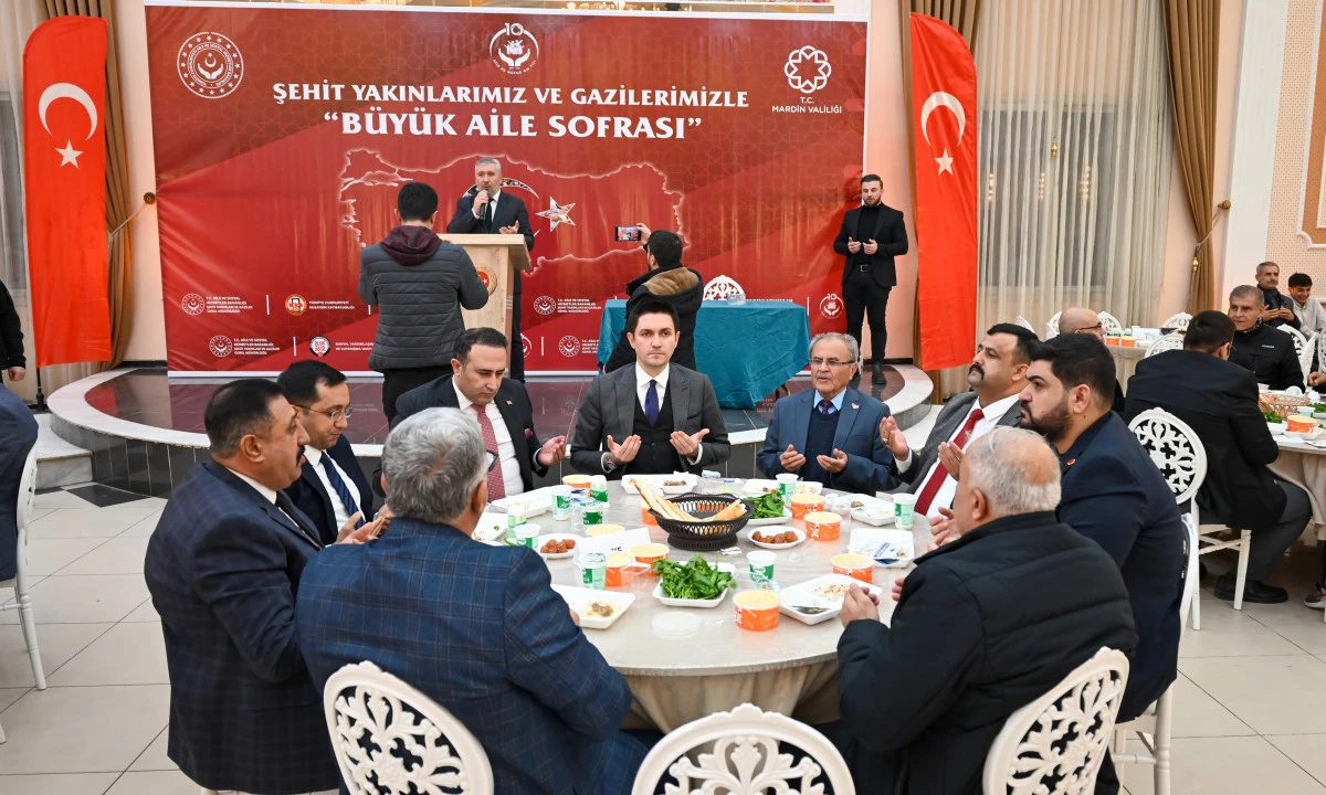 Kaymakam &Ccedil;akır şehit aileleri ve gazilerle iftarda buluştu