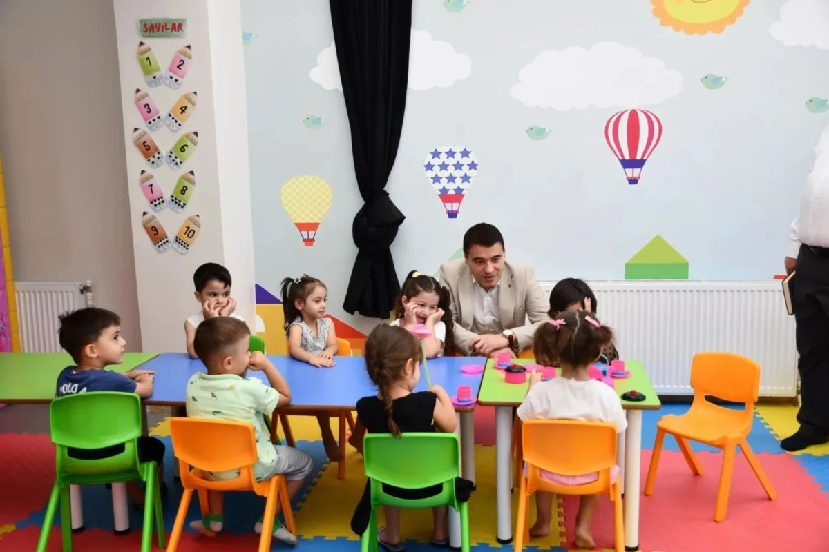 Kaymakam Volkan &Ouml;zer'den &Ccedil;ocuk Evi Ziyareti