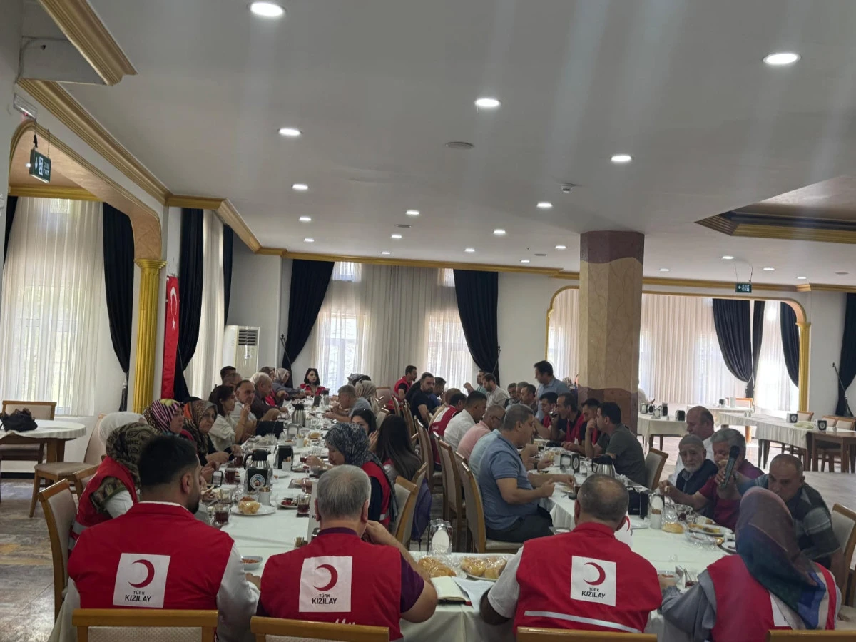KIZILAY ARTUKLU ŞUBESİ İSTİŞARE TOPLANTISINA YOĞUN İLGİ
