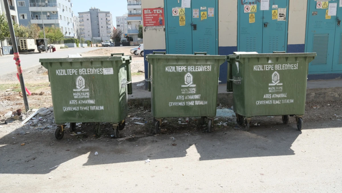 Kızıltepe Belediyesi 200 Yeni Plastik Çöp Konteyneri Hizmete Sunuldu